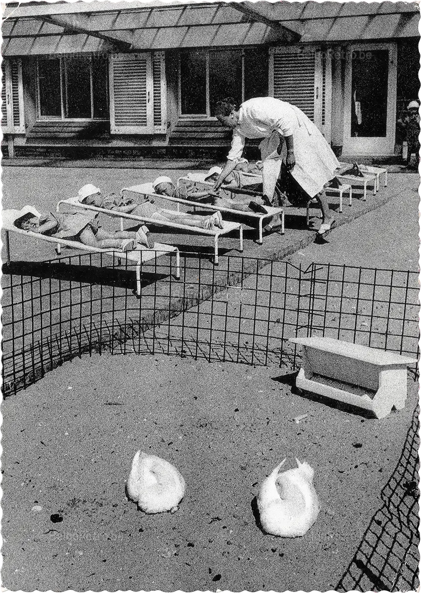   Oostduinkerke - Oeuvre Nationale de l’Enfance ’’HOME GEORGES THEUNIS’’ La sieste. Oostduinkerke - Nationaal Werk voor Kinderwelzijn ’’TEHUIS GEORGES THEUNIS’’ Ligpoos.  Ern. Thill, Bruxelles Photo Cayet, Bruxelles 