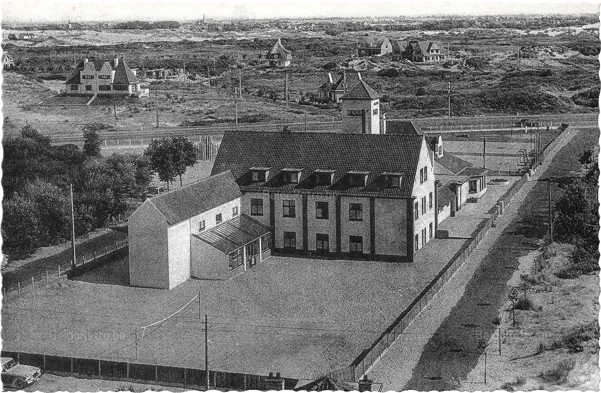   ’’Valeureux Liégeois’’ à Oostduinkerke ST-ANDRÉ - OOSTDUINKERKE  Edit. : Photo Roger, Ostende - W M. 